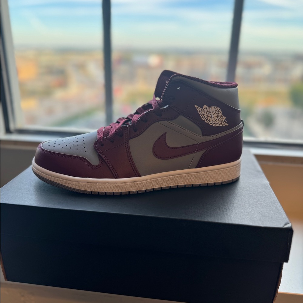 Air Jordan 1 Mid